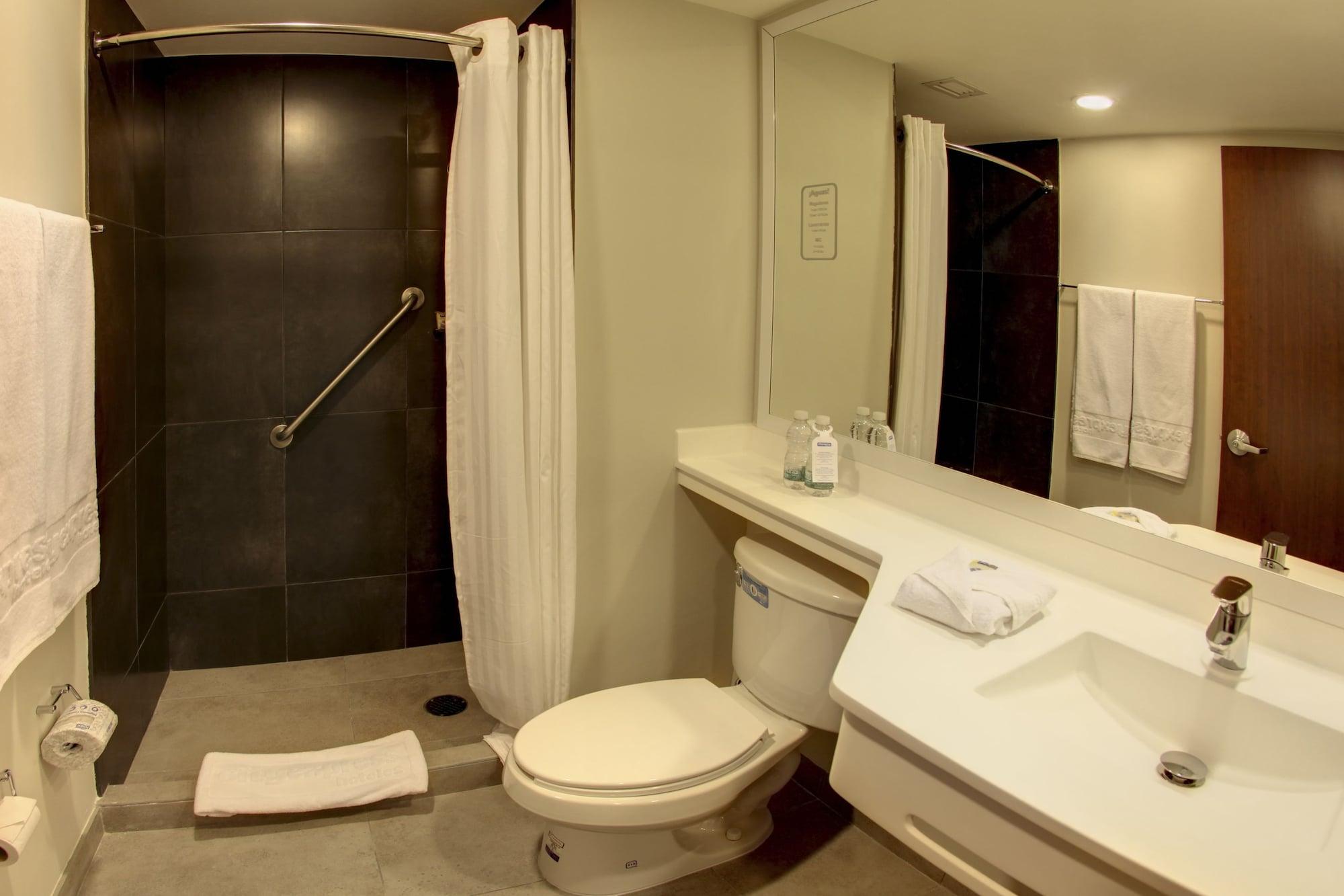City Express Plus By Marriott Leon Centro De Convenciones Экстерьер фото