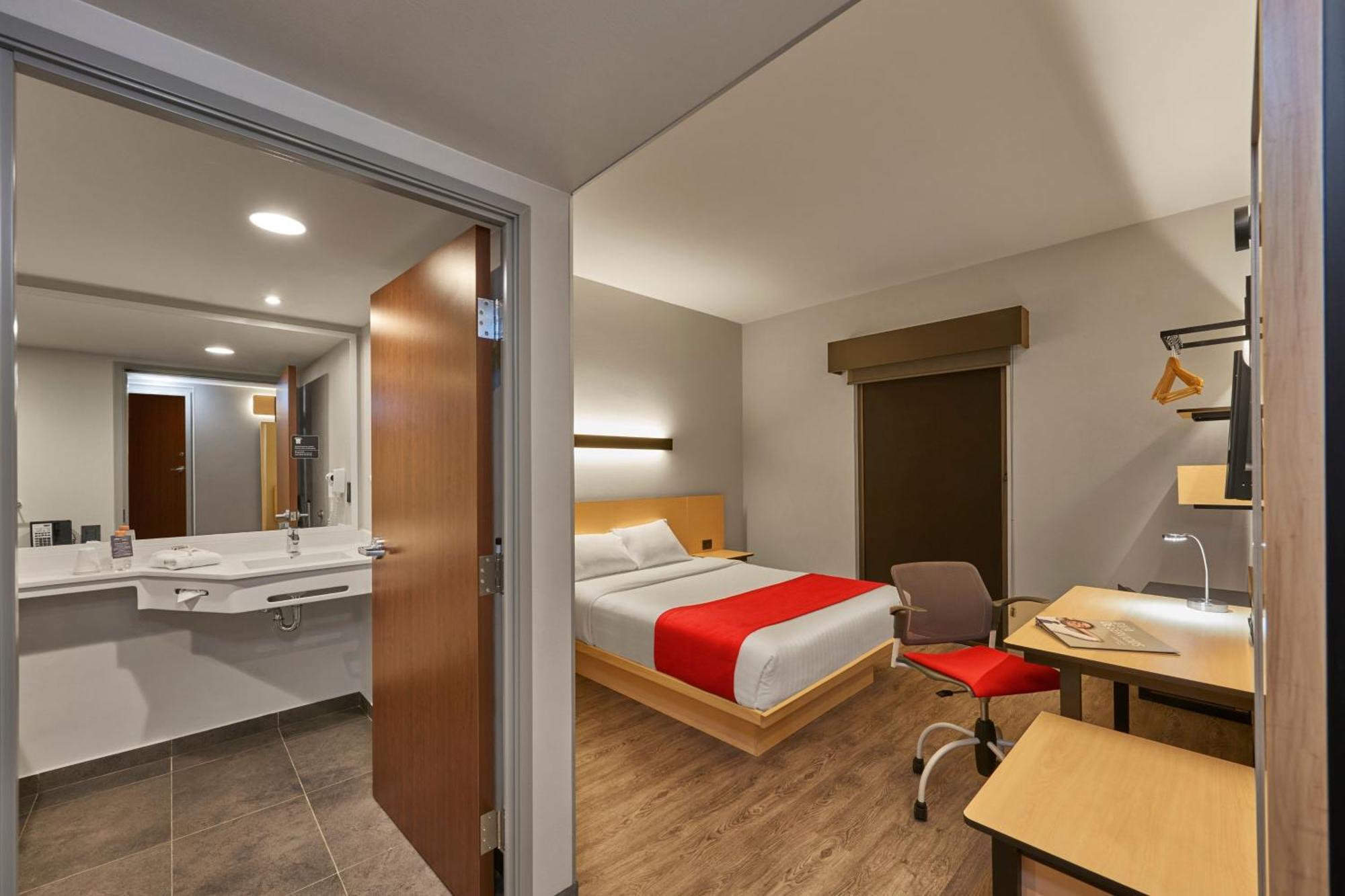 City Express Plus By Marriott Leon Centro De Convenciones Экстерьер фото