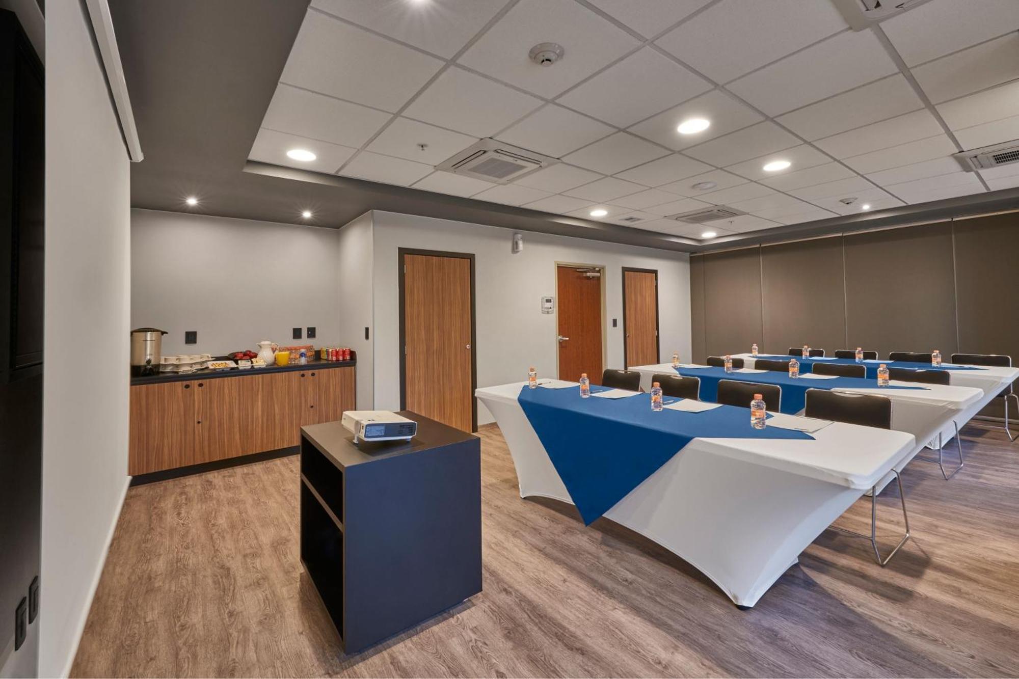City Express Plus By Marriott Leon Centro De Convenciones Экстерьер фото