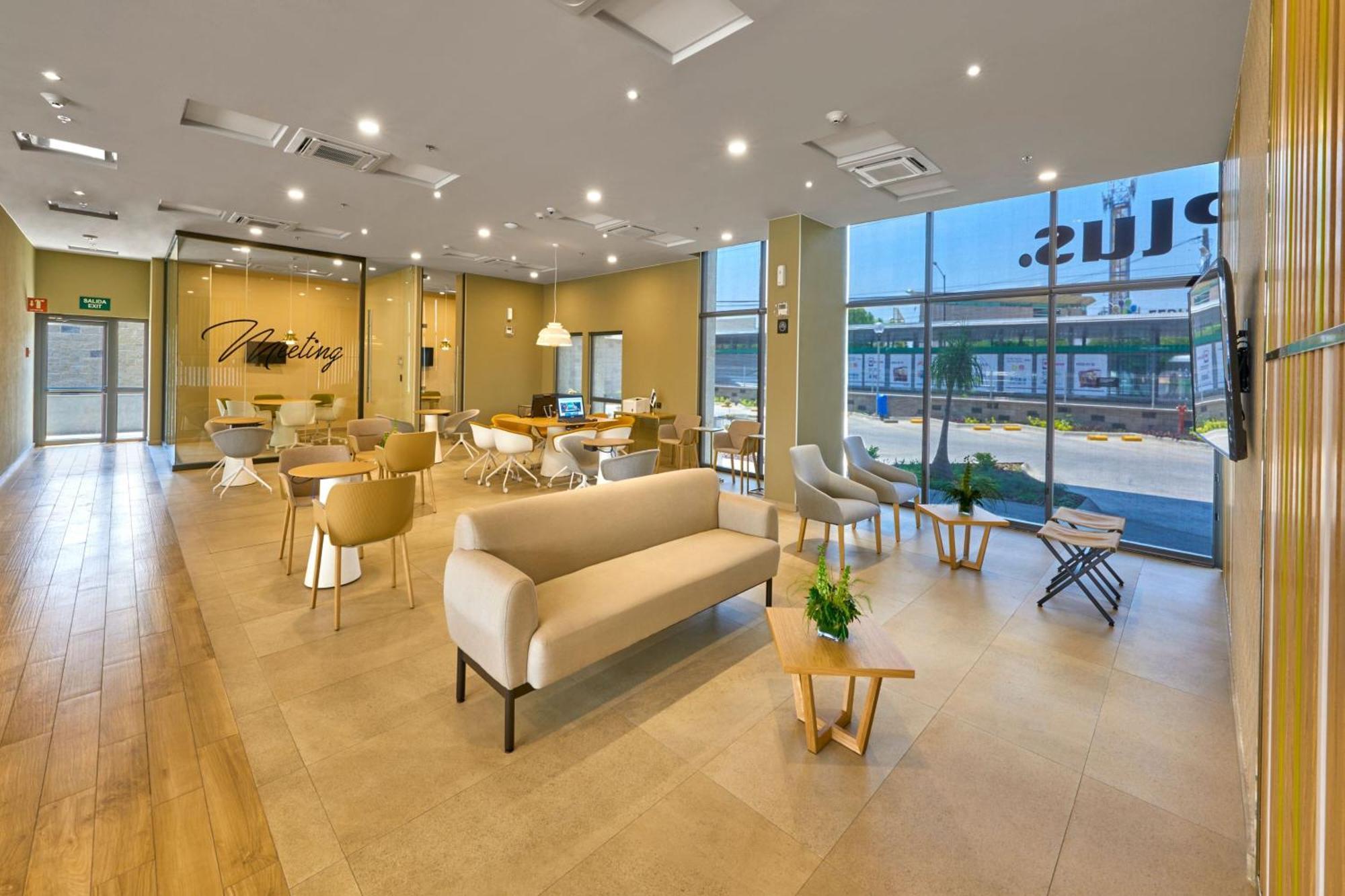 City Express Plus By Marriott Leon Centro De Convenciones Экстерьер фото