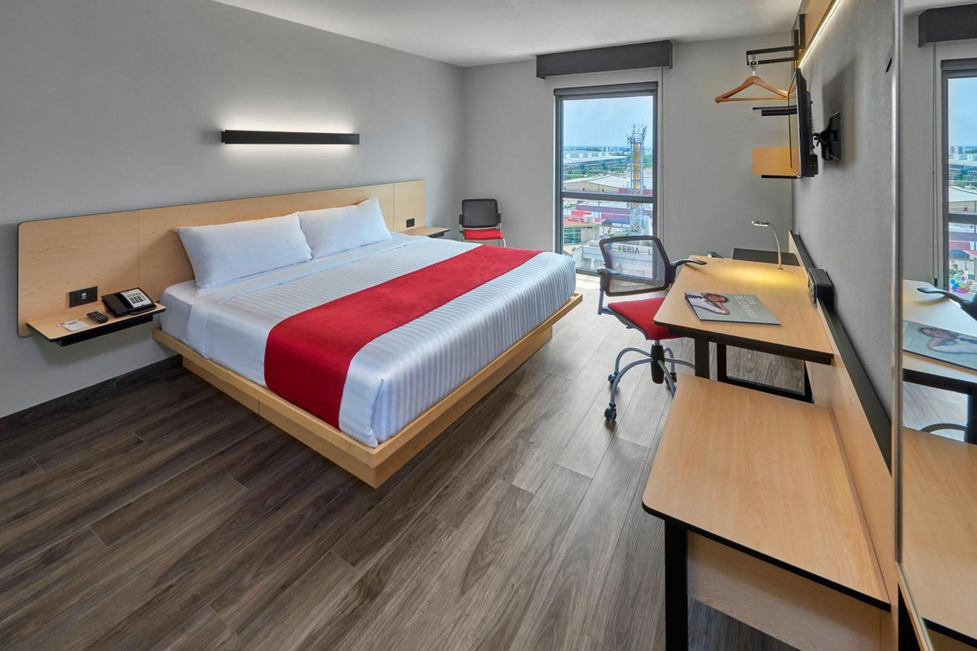 City Express Plus By Marriott Leon Centro De Convenciones Экстерьер фото