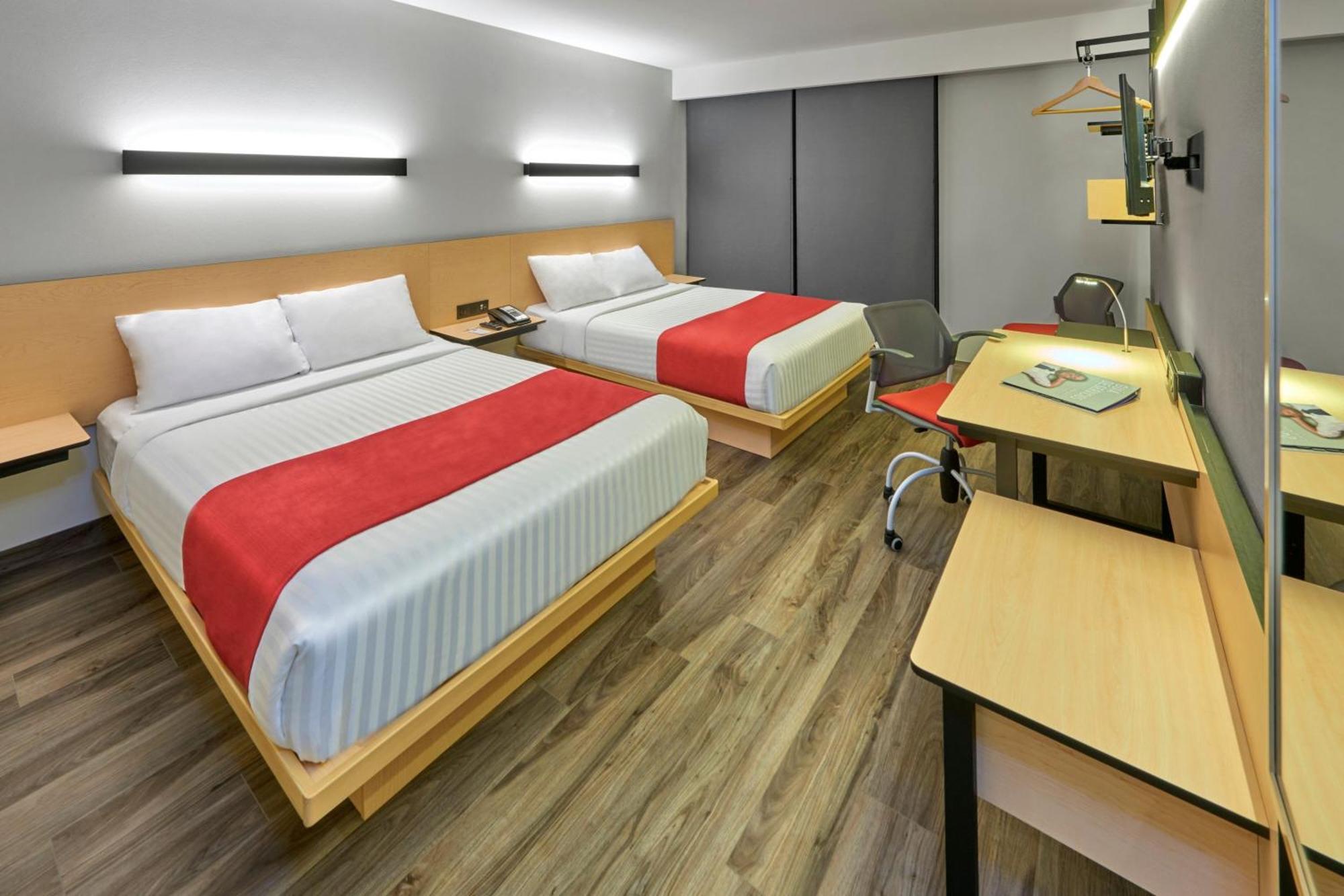 City Express Plus By Marriott Leon Centro De Convenciones Экстерьер фото