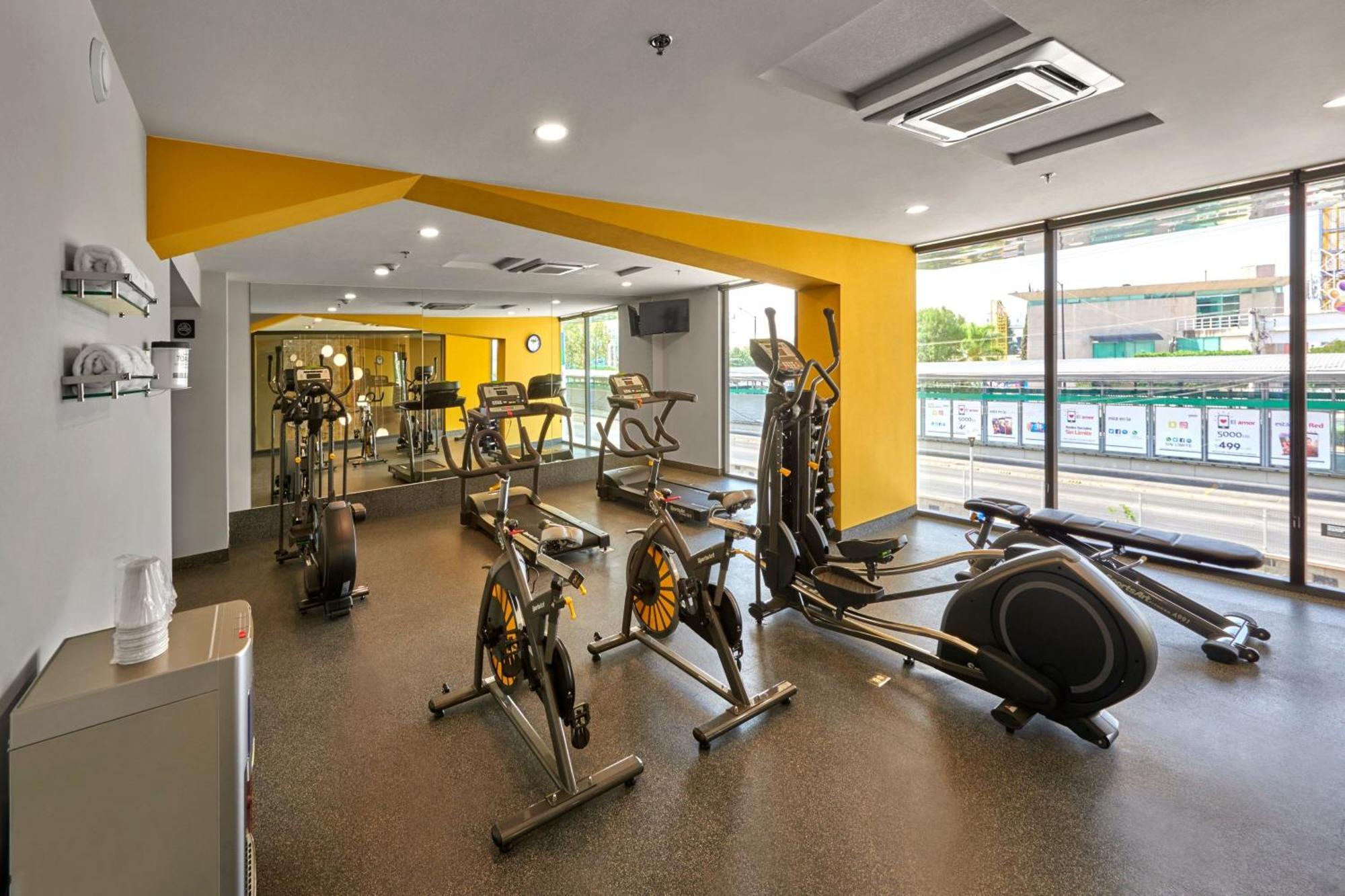 City Express Plus By Marriott Leon Centro De Convenciones Экстерьер фото