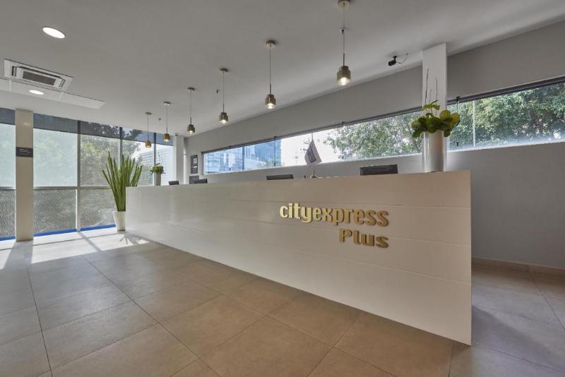 City Express Plus By Marriott Leon Centro De Convenciones Экстерьер фото