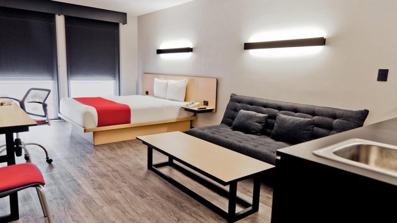 City Express Plus By Marriott Leon Centro De Convenciones Экстерьер фото
