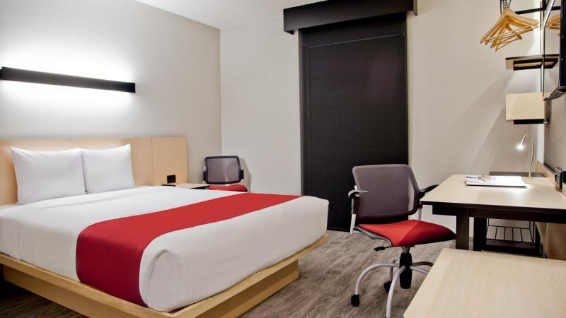 City Express Plus By Marriott Leon Centro De Convenciones Экстерьер фото